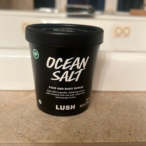 Lush Bath & Body Lush Fresh Made Cosmetics Ocean Salt Face And Body